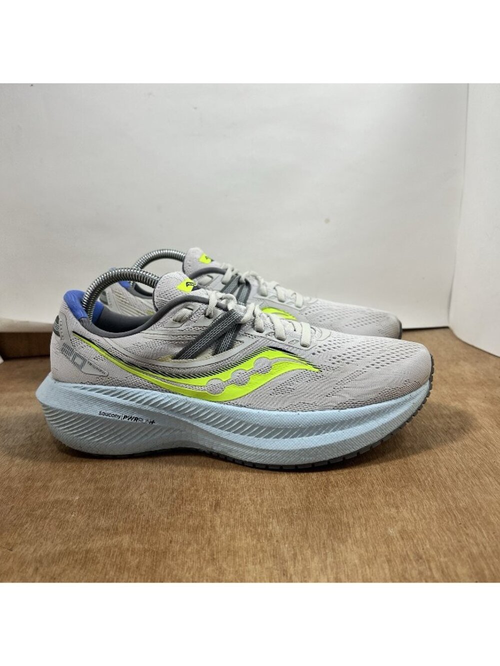 Saucony Triumph 20 Womens 9.5 Shoes Gray Running Walking Sneaker S10759-15